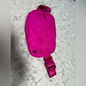 Lululemon Everywhere Belt Bag Highlight Purple Pink
